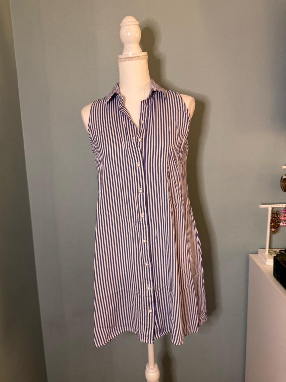 Sleeveless Blue White Stripe Button down Women’s Dress Tunic petite Small pearl